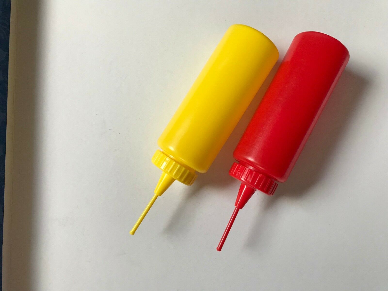 PROP PLAY FOOD FAUX REALISTIC ● KETCHUP + MUSTARD SQUEEZE BOTTLES 