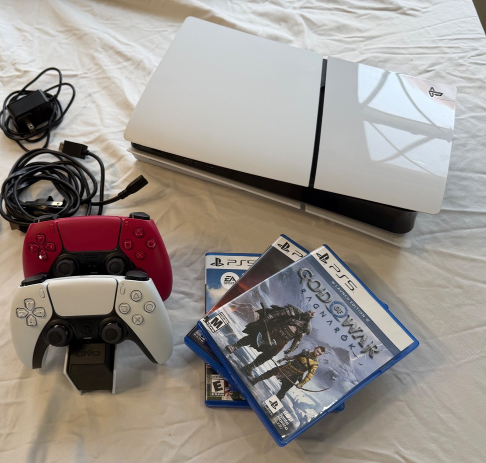 PlayStation 5 Bundle Slim Disc CFI-2015 PS5 + 2 Controllers + Charger + 3 Games