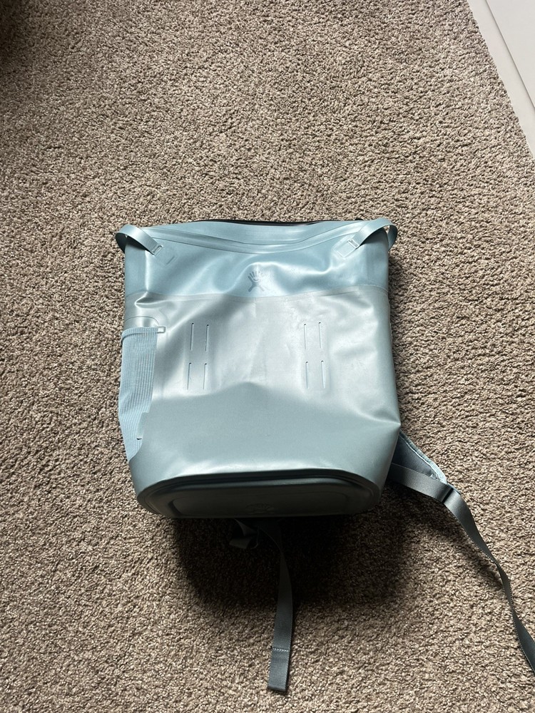 Hydro Flask Day Escape Soft Cooler Backpack 20L 36 Hours Cold Waterproof