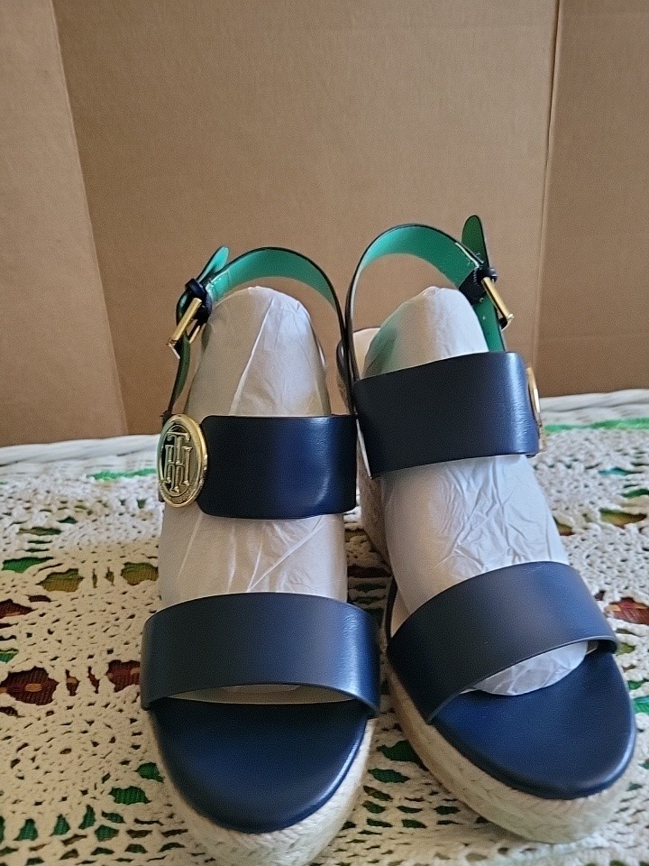 Tommy Hilfiger  Kahdy Wedge Sandals Size 8.5M Navy Blue