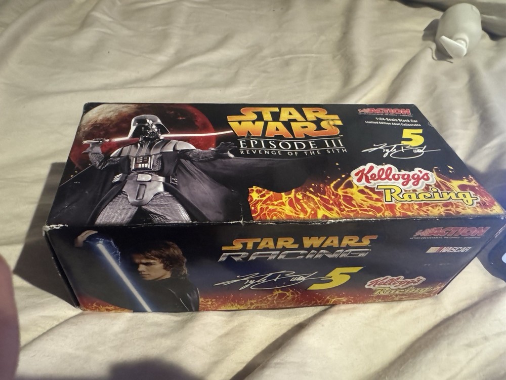 KYLE BUSCH NASCAR 1:24 Scale 2005 Monte Carlo Kellogg's Star Wars III Action Car