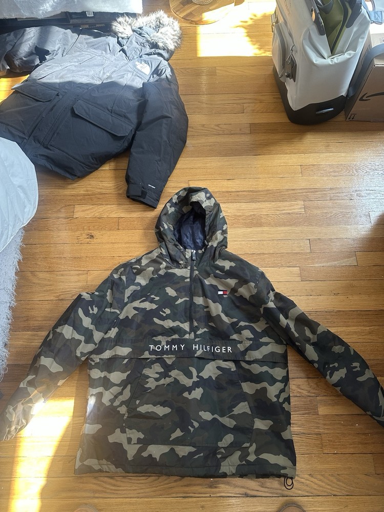 Tommy Hilfiger Men's Insulated Winbreaker Anorak Size M Camouflage Jacket NWT