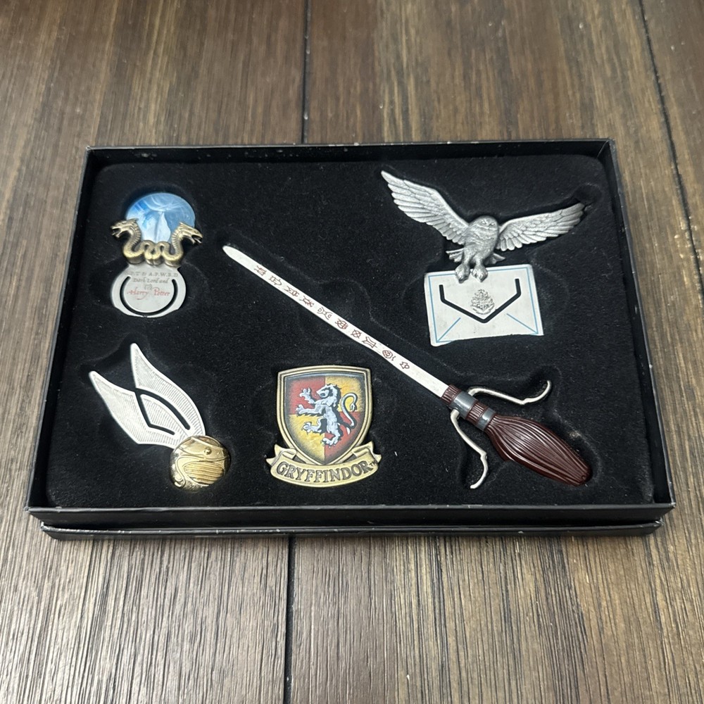 HARRY POTTER BOOKMARK COLLECTION BOXED AND NEW