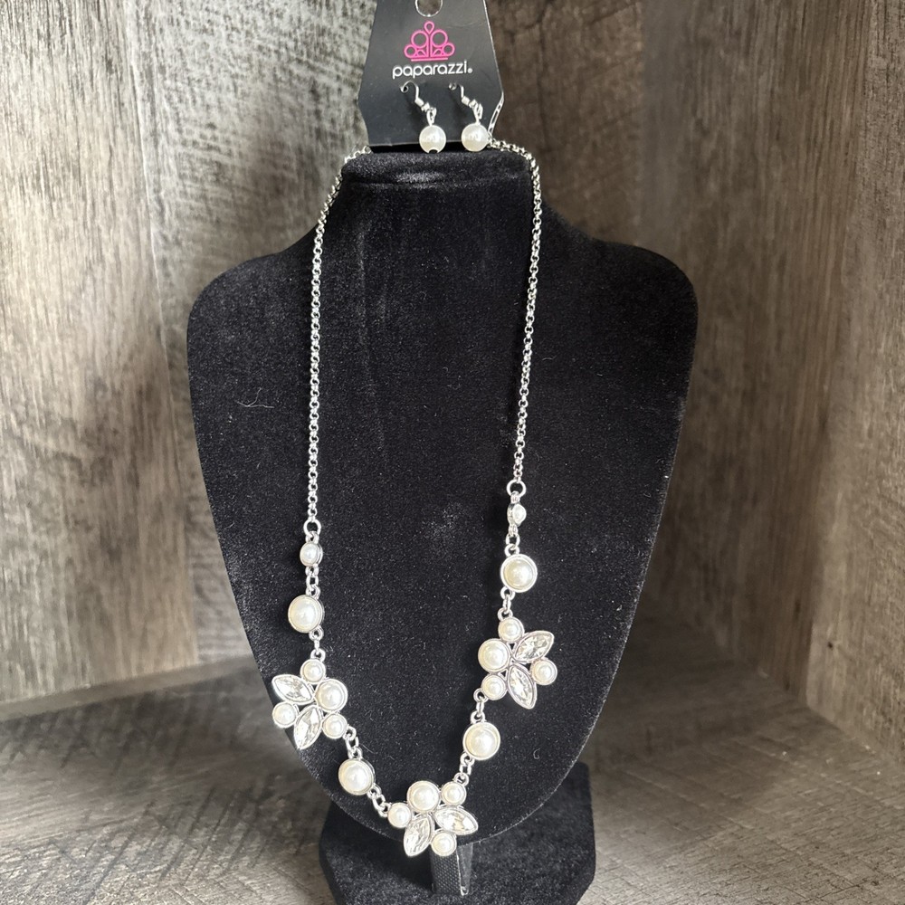 Paparazzi Silver Tone Set Earrings And Necklace New With Tags