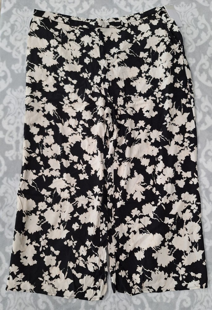 NWT Nordstrom Pull-On Crop Palazzo Pant Black Ivory Floral/Size 2X