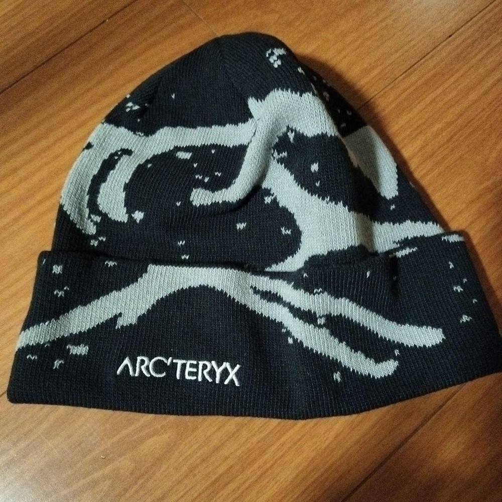 Stylish Warm Knitted Hat for Winter Comfort