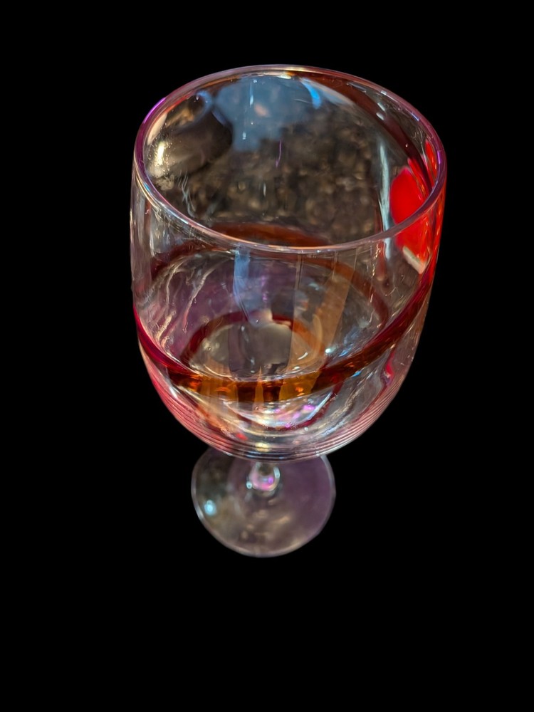 Pier 1 Red Swirl Large Wine Glass 10 Inch Tall 24 Ounce