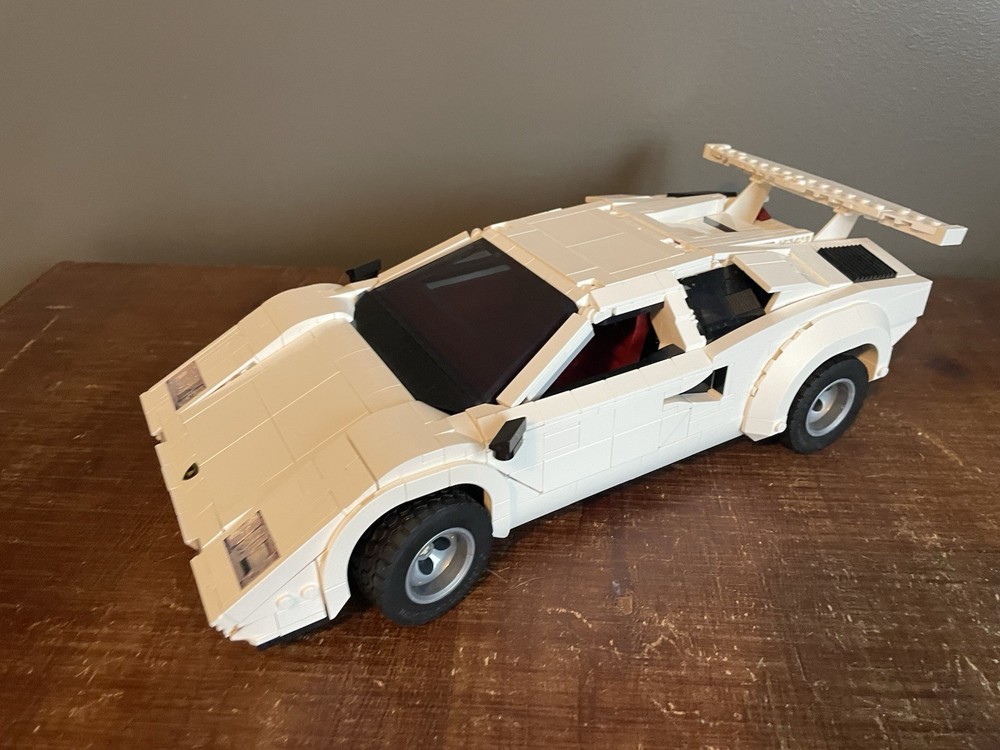 LEGO Icons: Lamborghini Countach 5000 Quattrovalvole (10337)