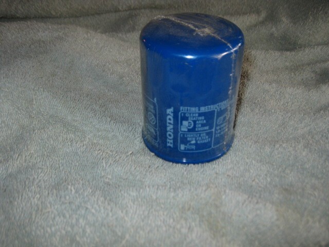 HONDA LAWN GARDEN ENGINE OIL FILTER 15400-PLM-A01PE NEW OLD STOCK