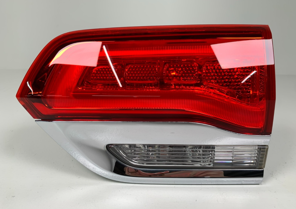 SEALED! 2014-2022 Jeep Grand Cherokee Right Side Inner LED Chrome Tail Light OEM
