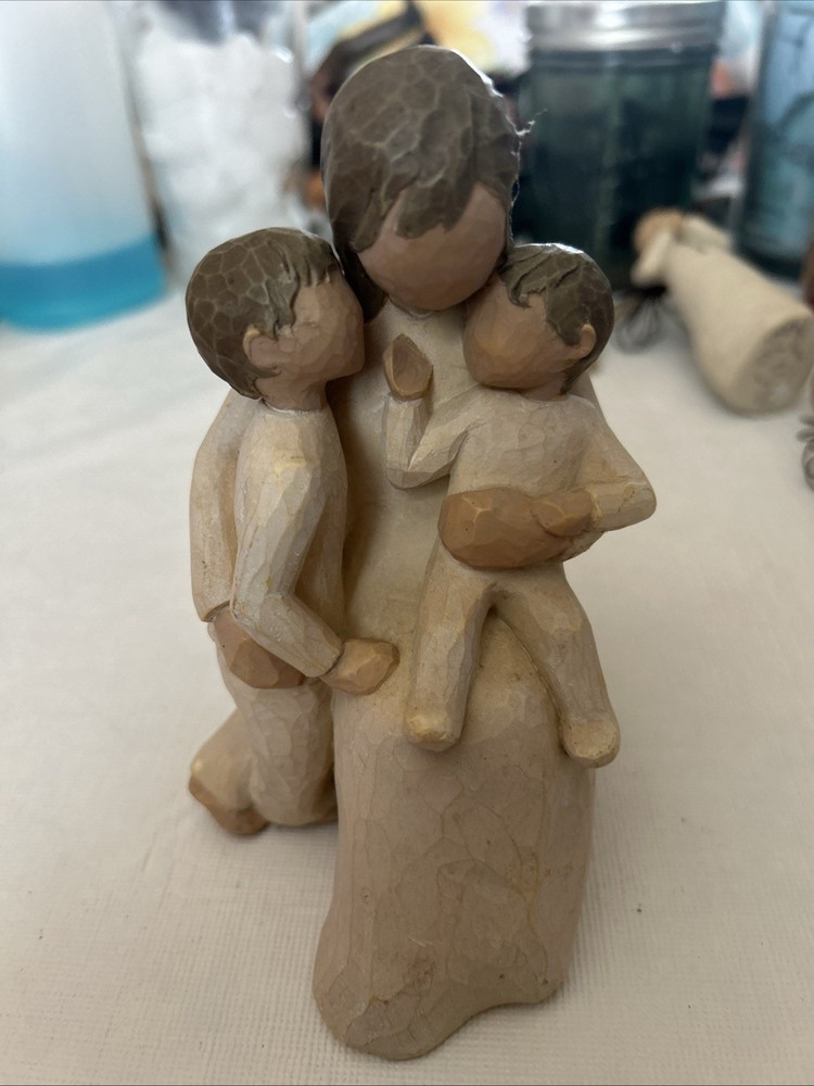 2002 Demdaco Willow Tree Quietly Mother and Children Figurine by Susan Lordi