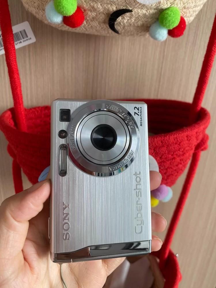 Sony Cyber-shot DSC-W80 7.2MP 3x Optical Zoom Digital Camera English Silver