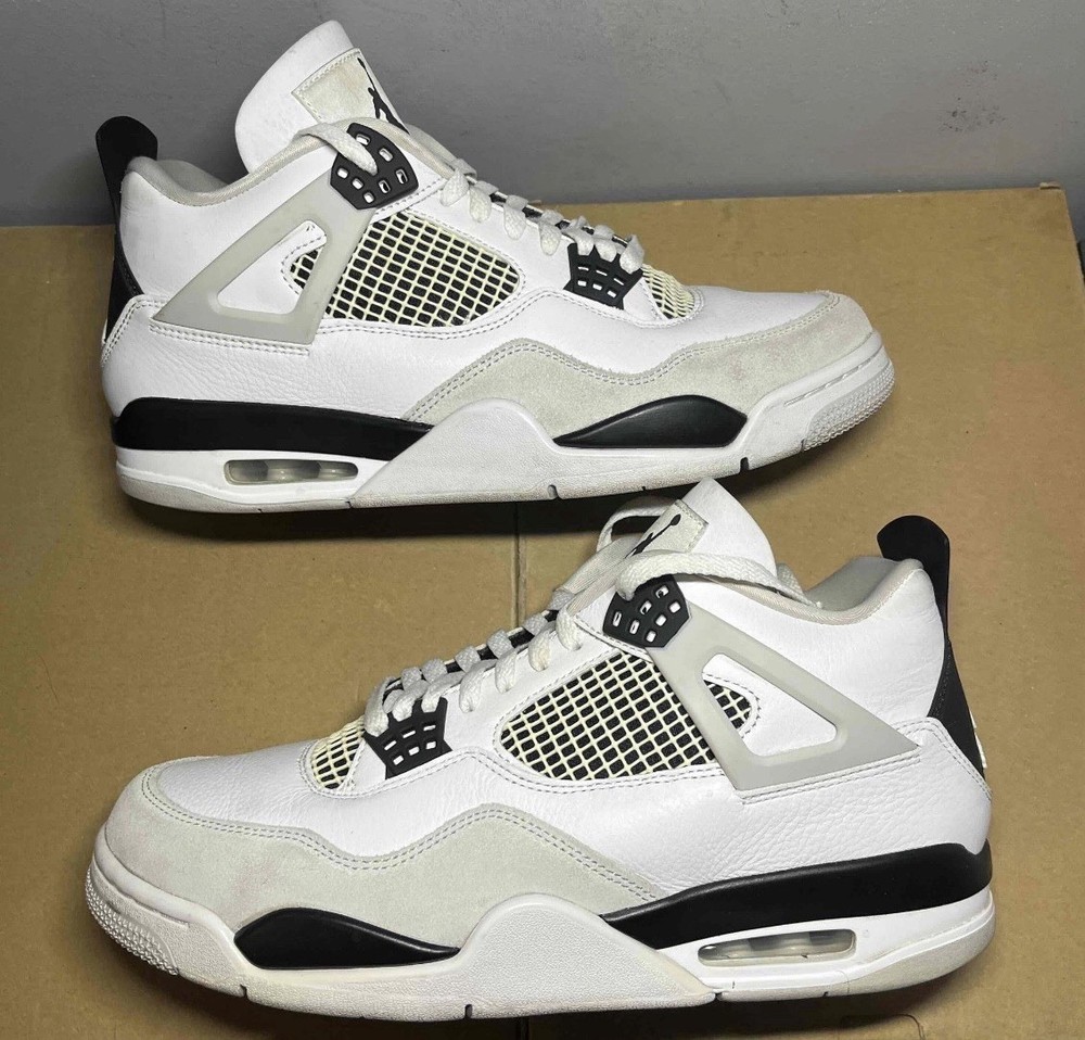 Size 11 - Jordan 4 Retro Mid Military Black DH6927-111 Pre-owned 8/10 Authentic