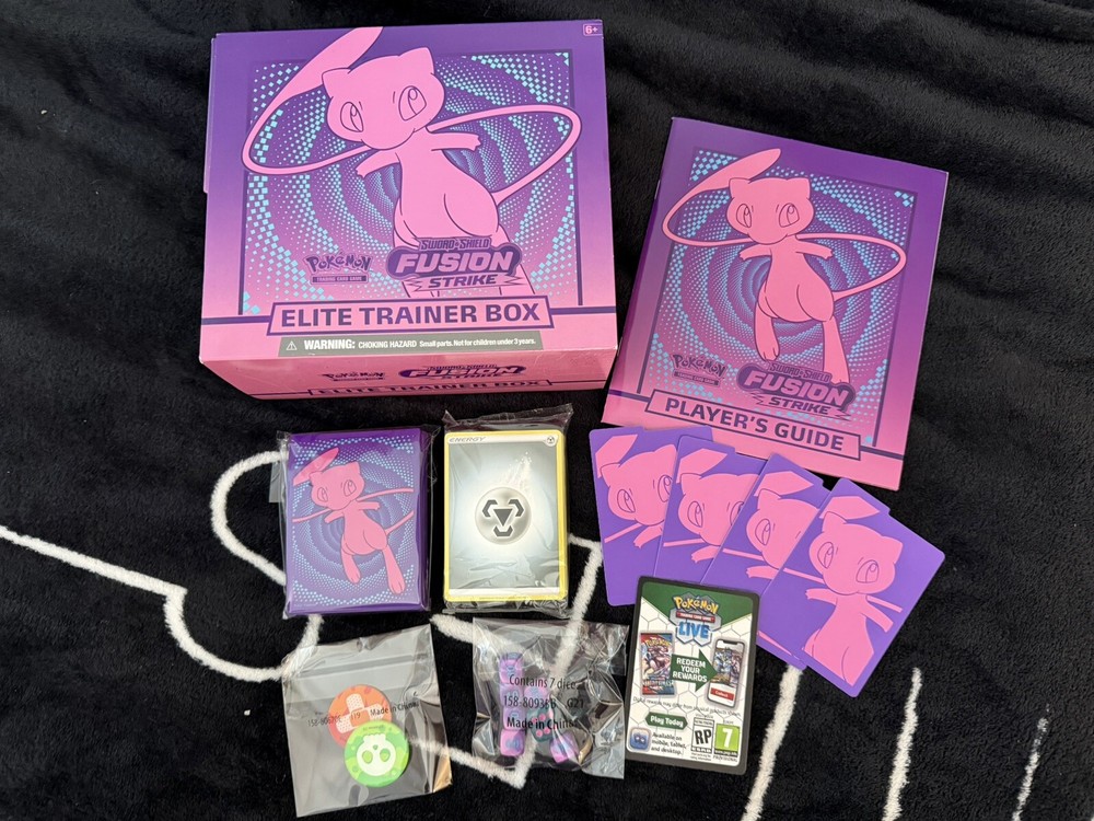 Pokemon - EMPTY Fusion Strike ETB wt accessories! Storage for cards.❗️NO PACKS❗️