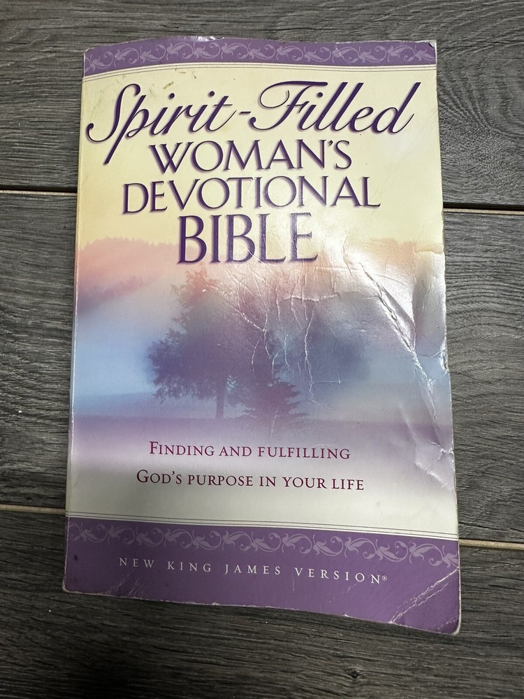NKJV Spirit-Filled Womans Devotional Bible for Purpose and Fulfillment