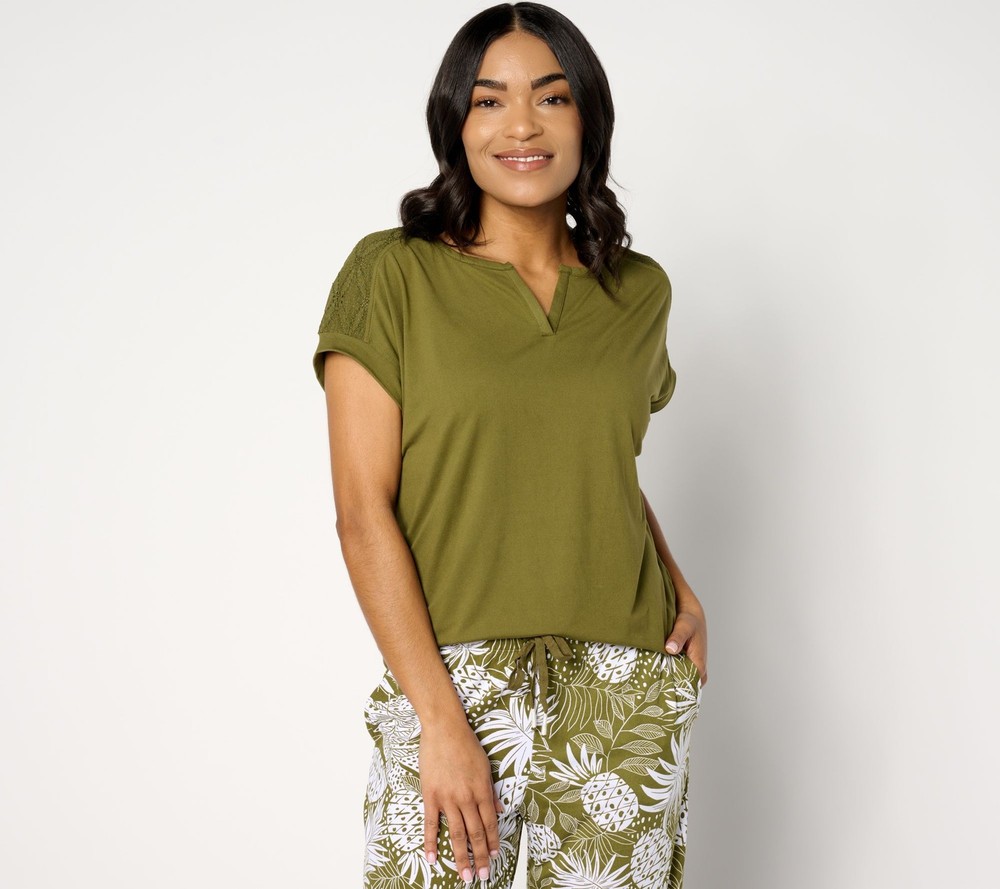 Cuddl Duds Women's Top Sz M Flexwear Tee Eyelet Detail Green A637432