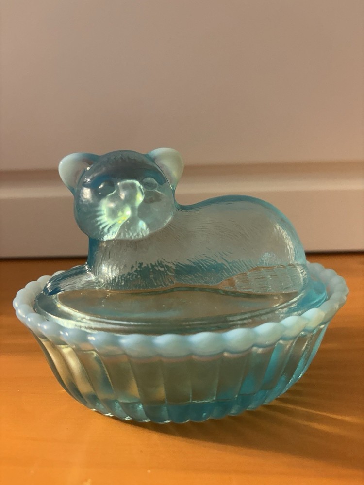Vintage Westmoreland Rosso Blue Carnival Glass Cat on Nest Signed Rare
