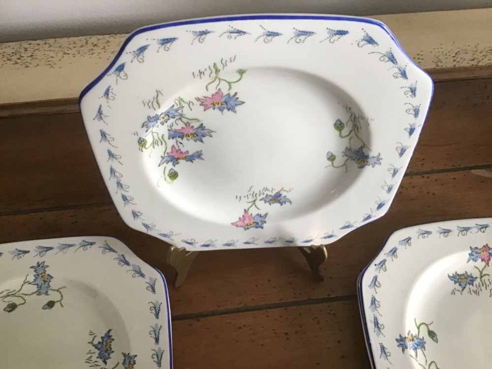 6 RARE SAVOY ENGLAND CHINA ,SQUARE WITH A FLORAL PATTER 6