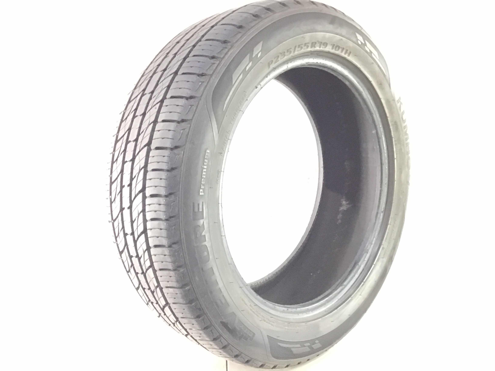 P235/55R19 Kumho City Venture Premium 101 H Used 10/32nds