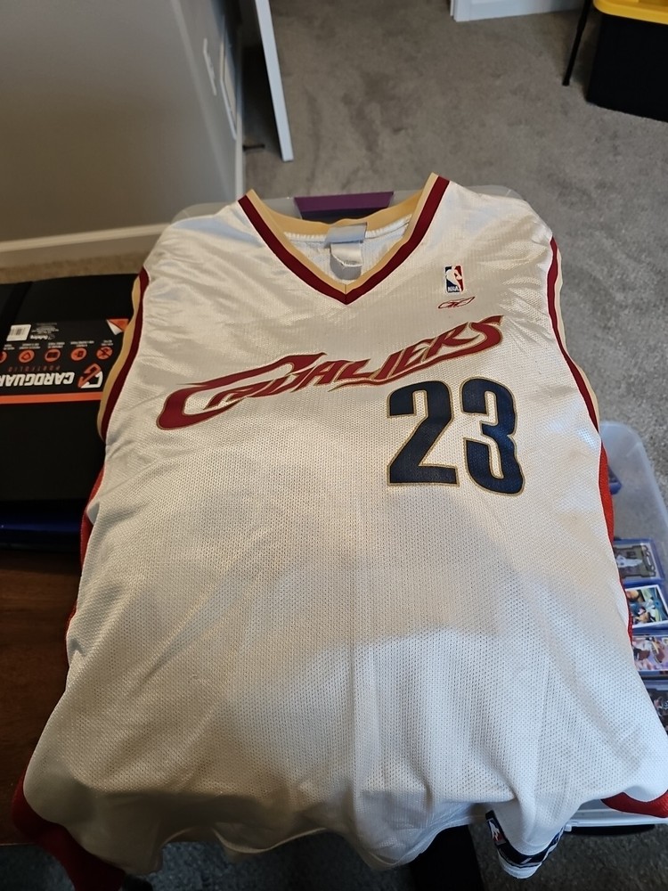 Vintage Large Reebok Non Stiched LeBron James Cavs Jersey