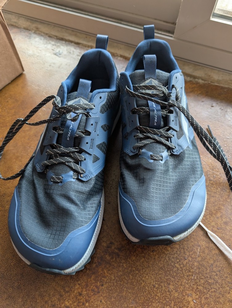 Altra Mens Lone Peak 8 Trail Running Shoes in Navy Black