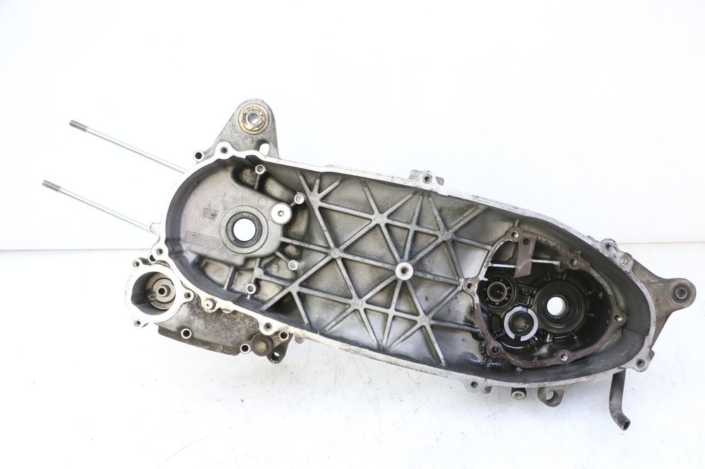 LEFT ENGINE COVER - YAMAHA X-MAX XMAX 125 (2010 - 2013)