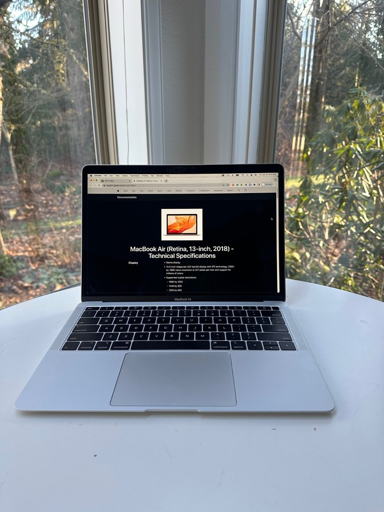 MacBook Air Retina 13-inch Display 2018 (Silver) 1.6GHz dual-core Intel Core i5