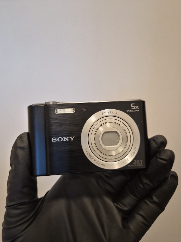 Sony Cyber-shot DSC-W800 20.1MP Digital Camera - Silver (Kit w/ 5.6-23mm Lens)