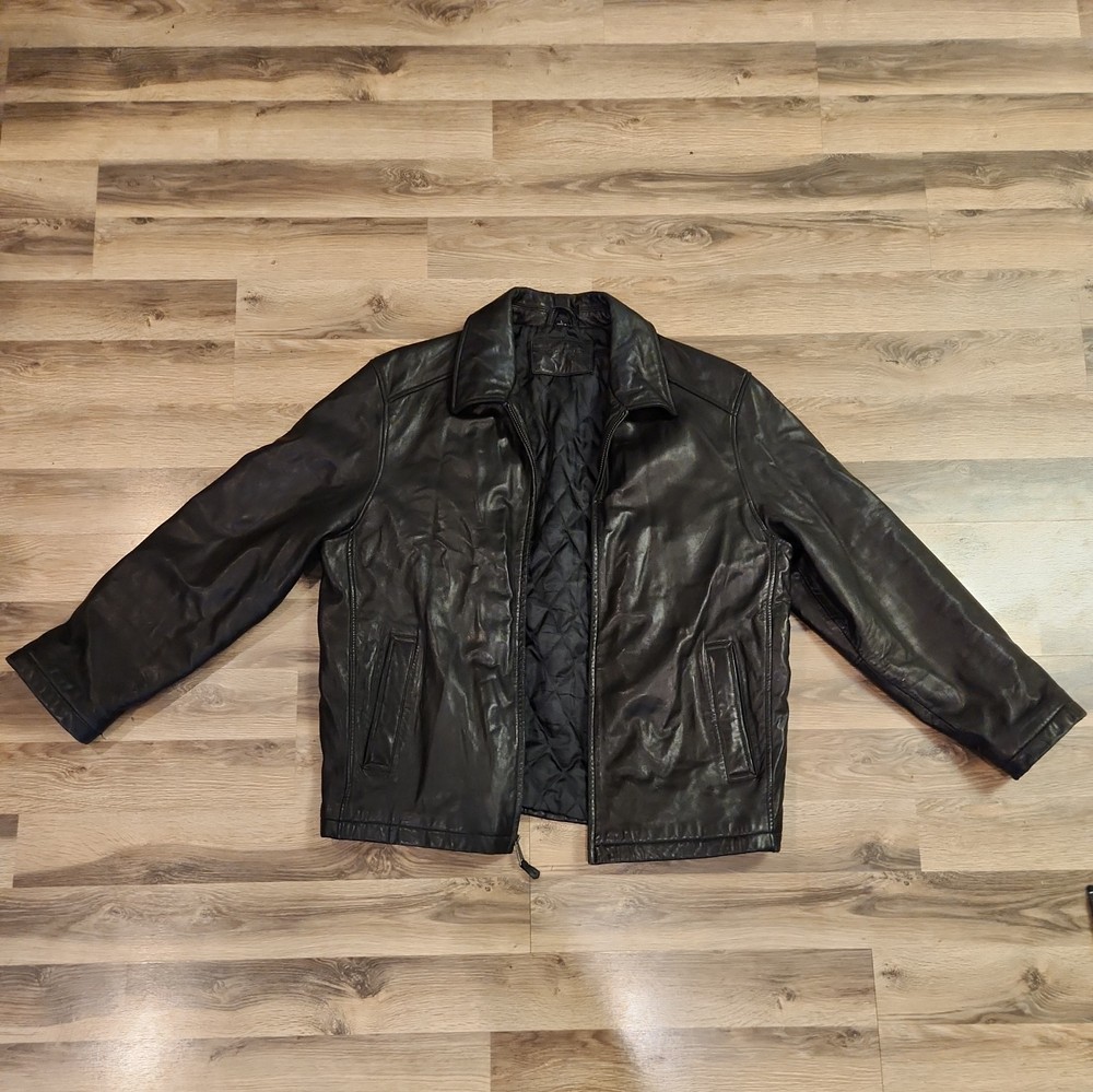 Black Leather Bomber Jacket  Dockers Size Large