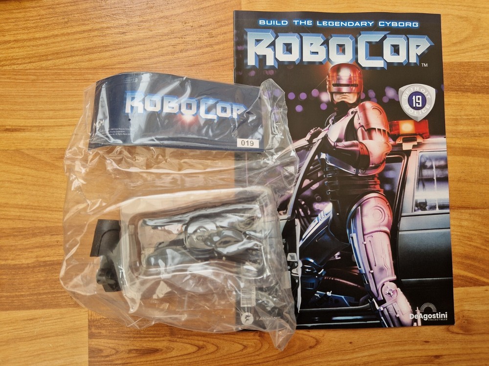 DEAGOSTINI FANHOME BUILD YOUR OWN THE LEGENDARY ROBOCOP ISSUE PART 19