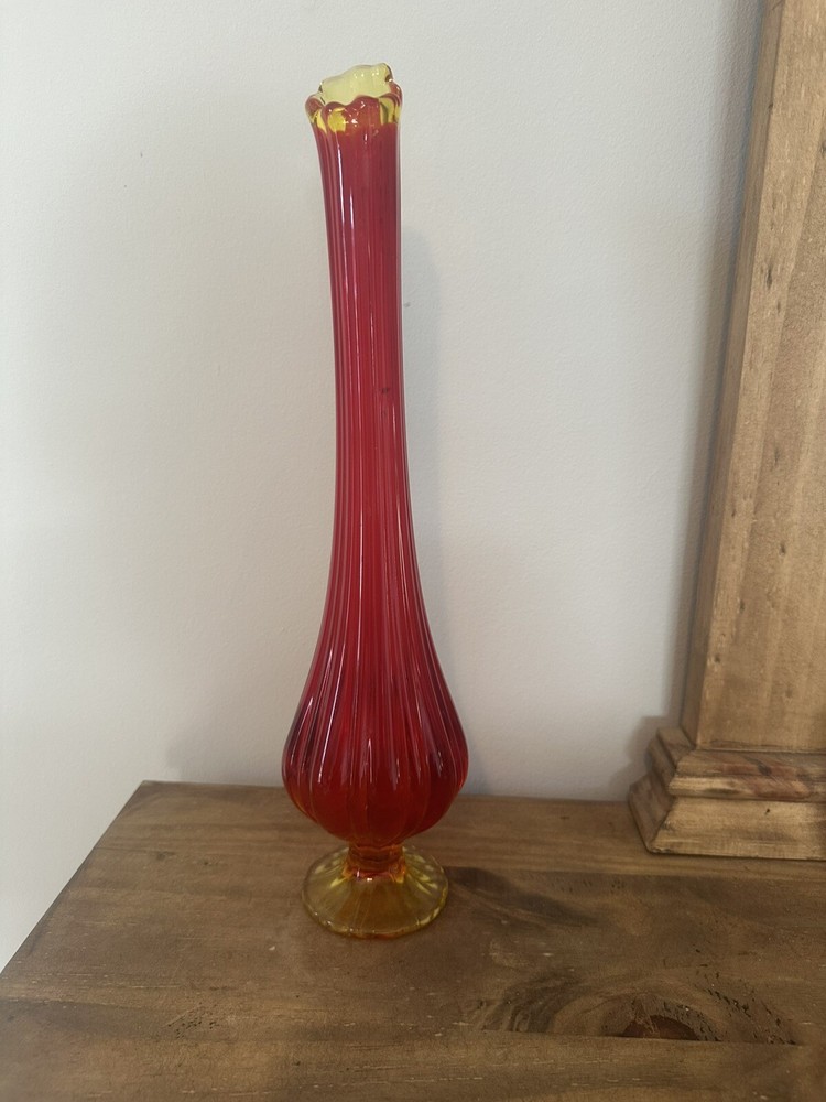 VTG MCM LE Smith Tall  15.5” Amberina Swung Stretch Ribbed Glass Vase Red Orange