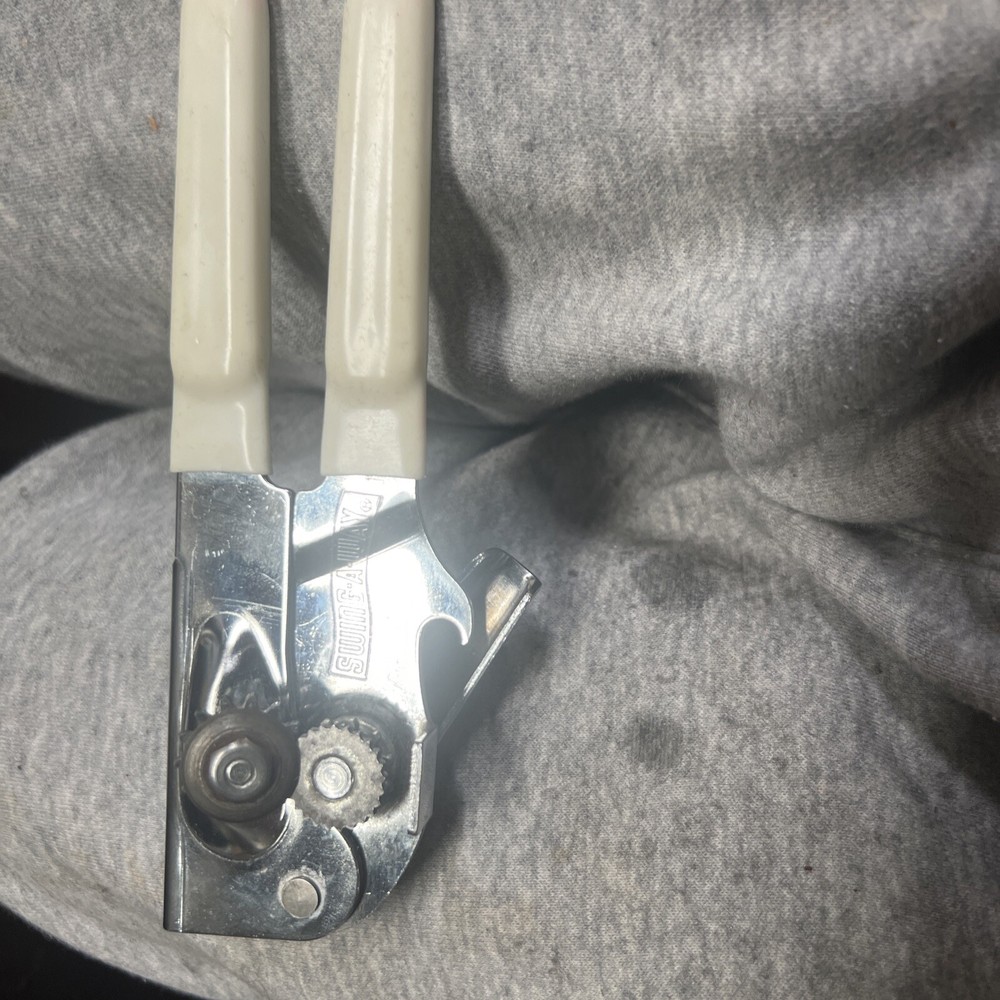 Vintage Swing-A-Way  Can/BottleJar/ Opener - tested White USA