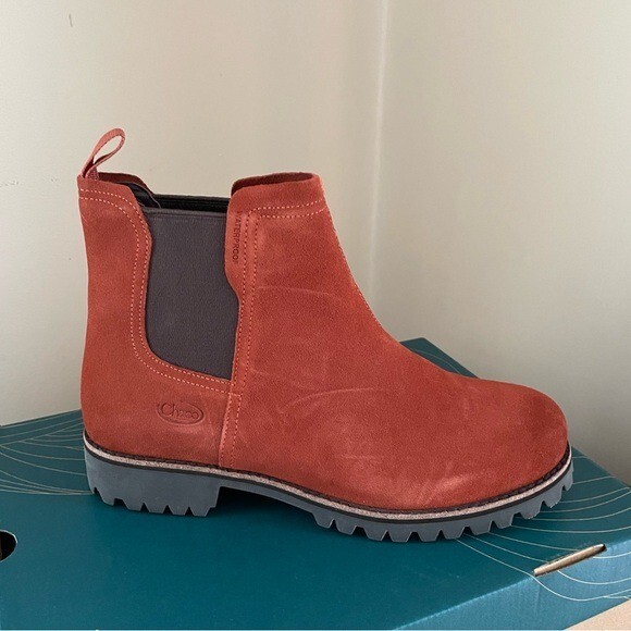 NEW Chaco Women's Fields Chelsea Waterproof Boot Rust Suede Pull On Size 9