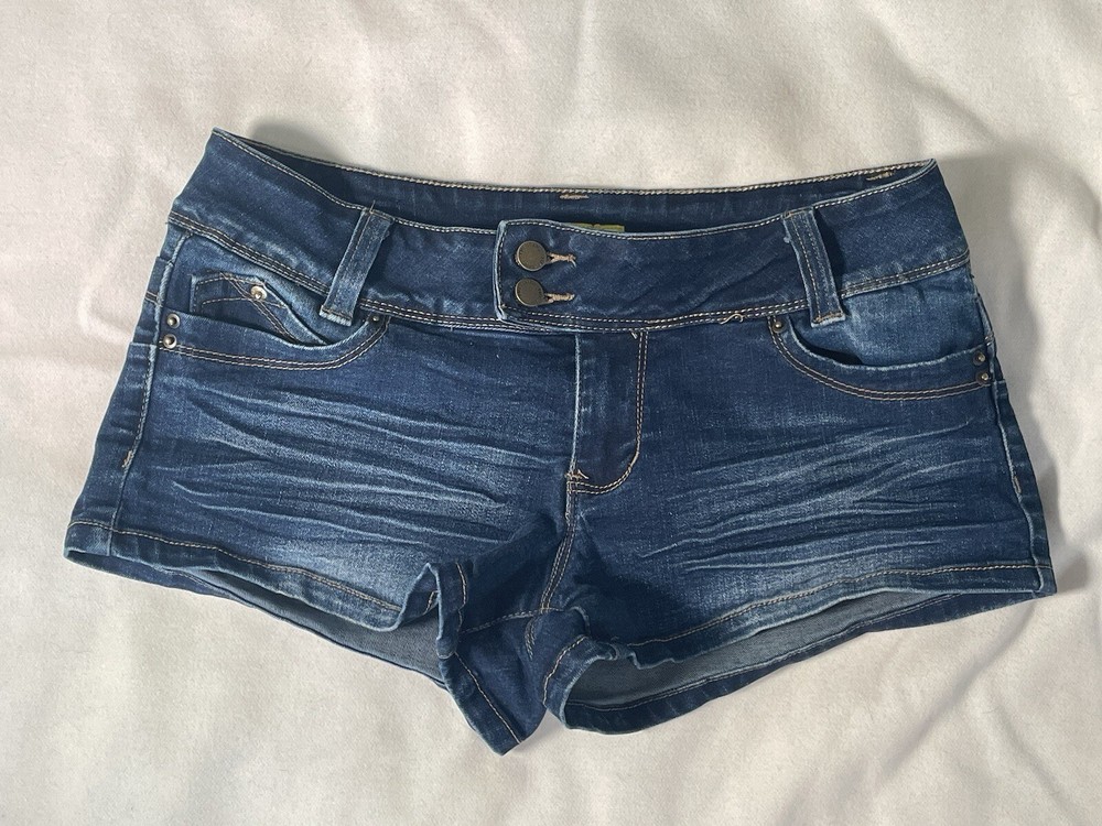 YMI WannaBettaButt Double Button Extended Tab Denim Shorts Size 5 Low Rise Micro