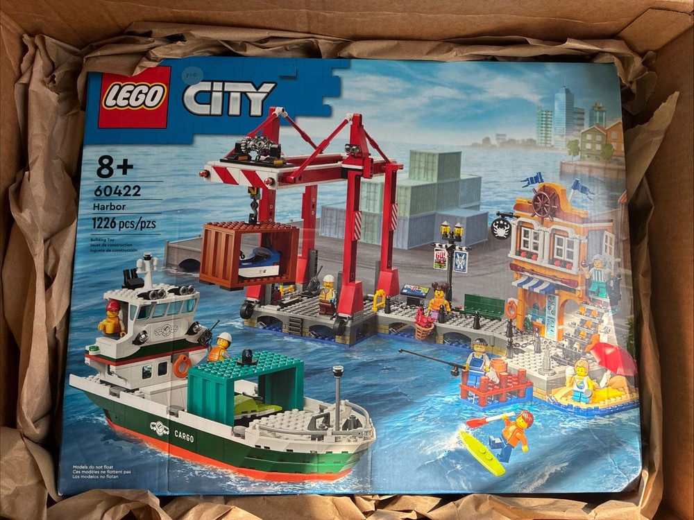LEGO City Harbor 60422 1226 Pcs New sealed Light Box Wear