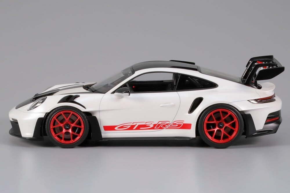 TAMIYA 1/24 Porsche 911 GT3 RS 992 Sports Car Plastic Model Kit 24370