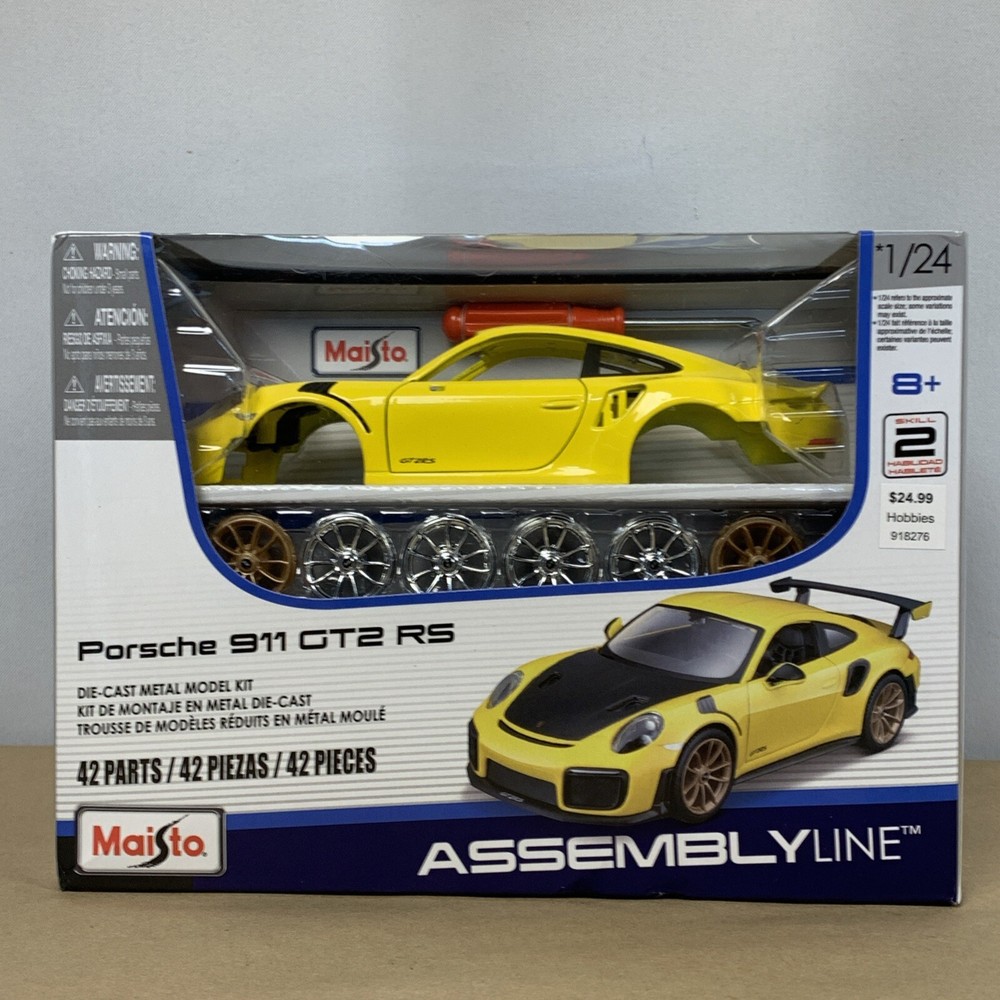Maisto 1:24 Scale Porsche 911 GT2 RS Die-Cast Collectible Model Car