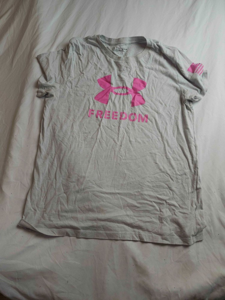 Under Armour Freedom Graphic T-shirt Womens XL Gray Loose Fit Athleisure Outdoor