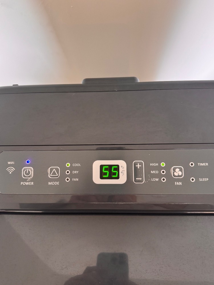 Hisense 10,000-BTU Grey Vented Portable AC 501-700 Sq 115v AP1021TR1GD