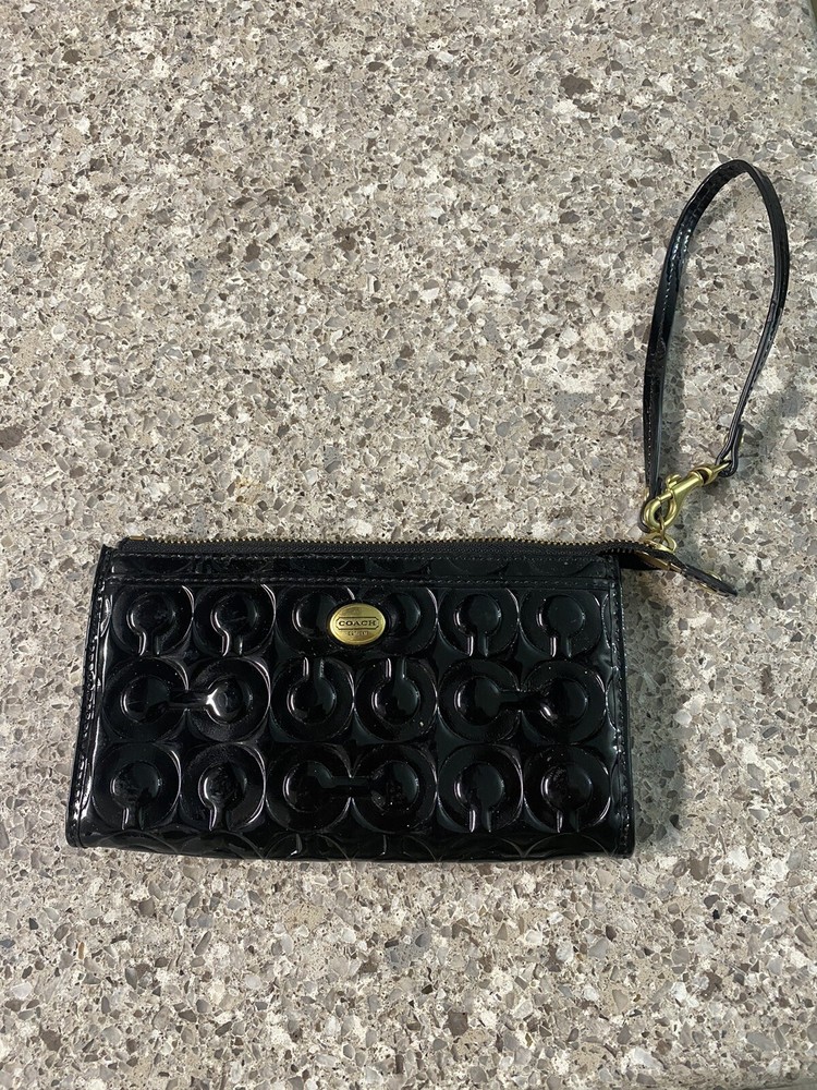 NWT Coach Peyton Black Embossed Patent Zippy Wallet Wristlet Style F50450