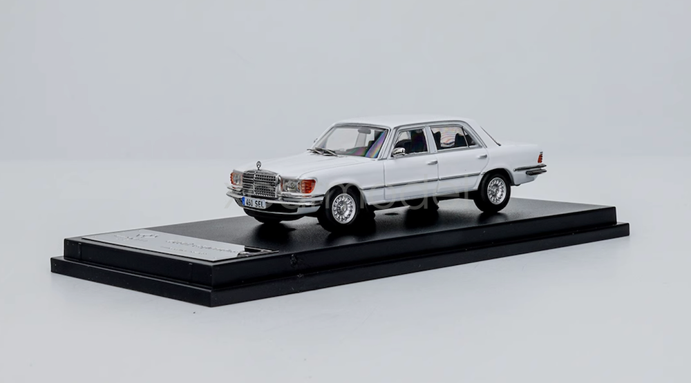 Maxwell 1:64 Scale White For 450SEL W116 Sedan Classic Sport Diecast Metal Toy