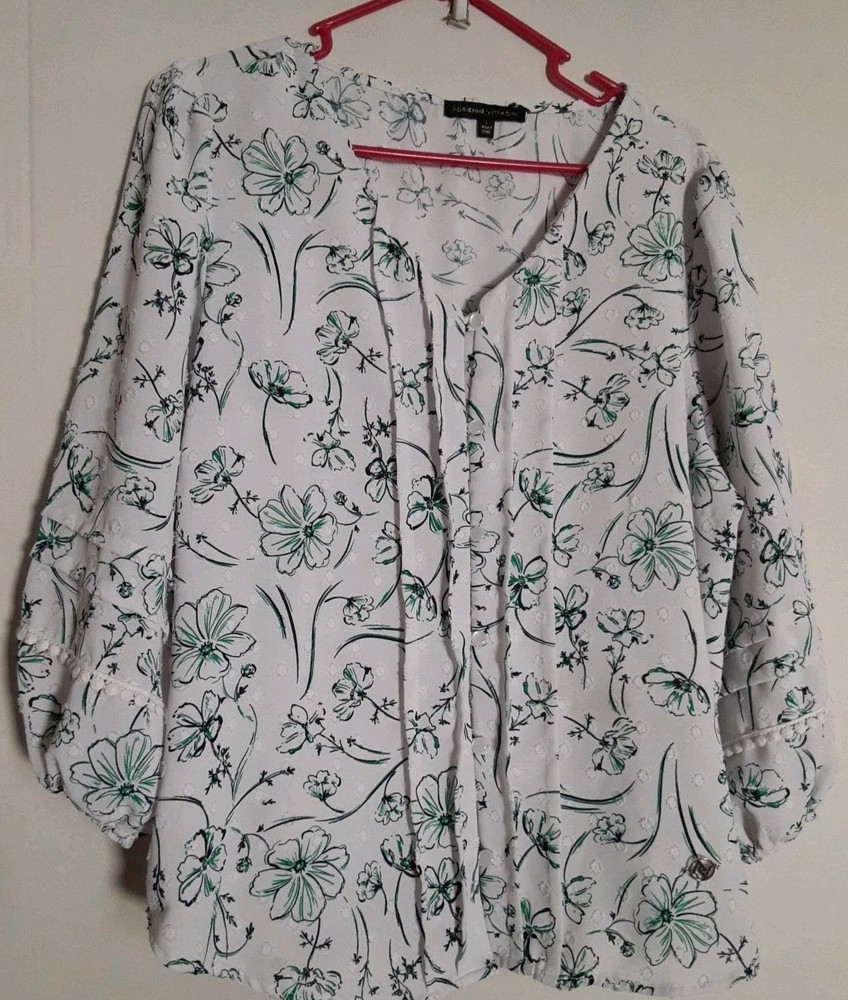 Adrienne Vittadini Button-up Top Size Large