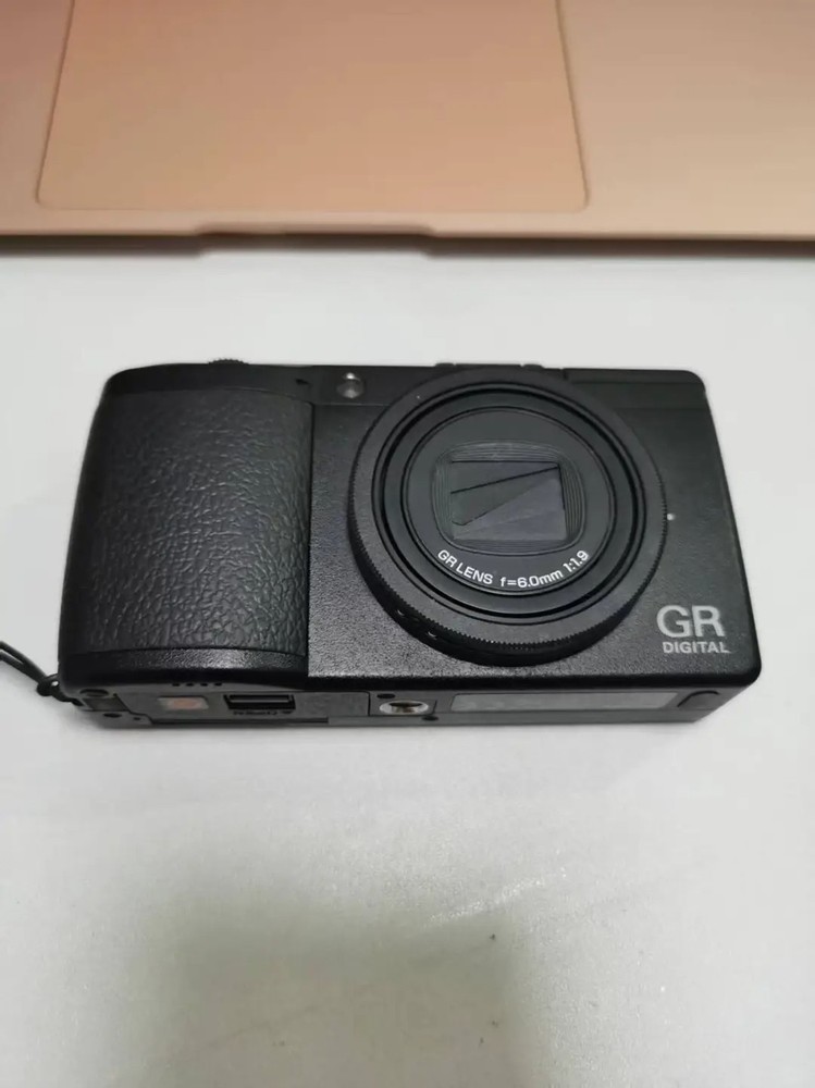 RICOH GR DIGITAL III 3 Digital Camera W/10.0 Megapixel CCD Sensor Black