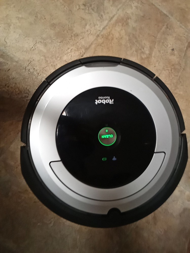 iRobot 690 Robot Vacuum Cleaner Smart Mapping Model