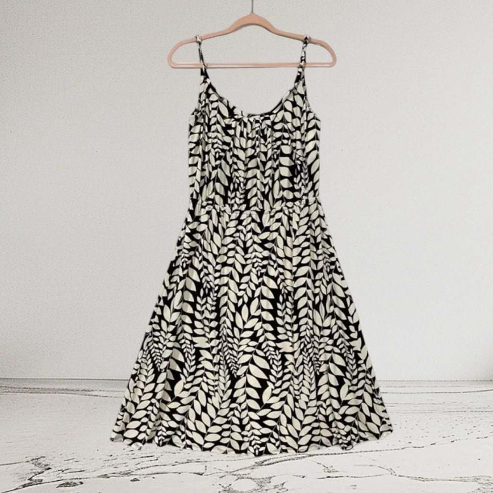Bisou Bisou Pleated Floral Dress Women’s Size 4 Holiday Party Casual Career $69