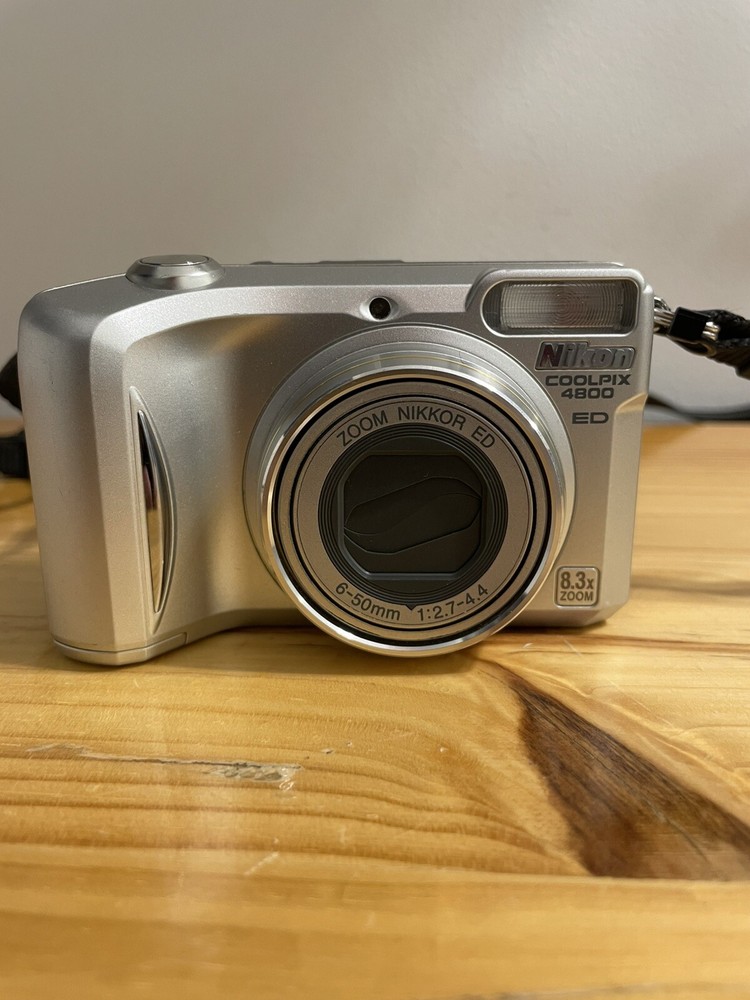 Nikon COOLPIX 4800 4.0MP Digital Camera With Strap - Silver