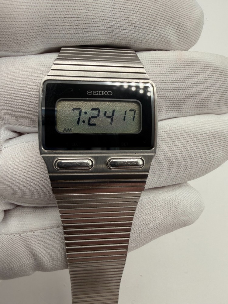 RARE Vintage Seiko F231-4010 LCD Digital Watch Japan Stainless Steel, WORKS