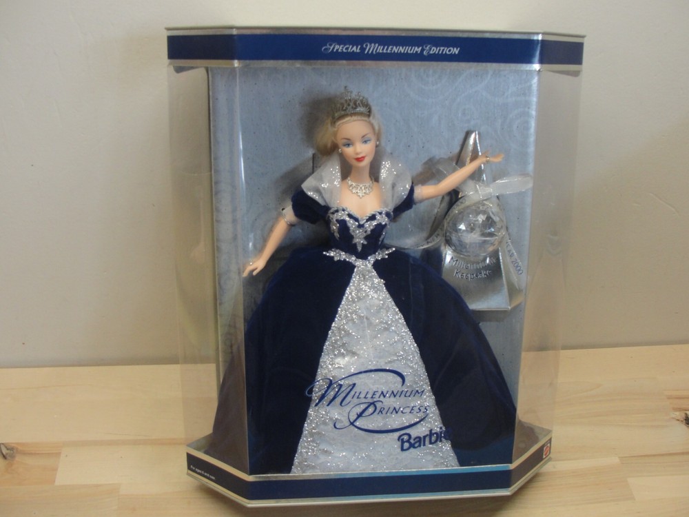 NEW 2000 MATTEL MILLENNIUM PRINCESS BARBIE DOLL #24154