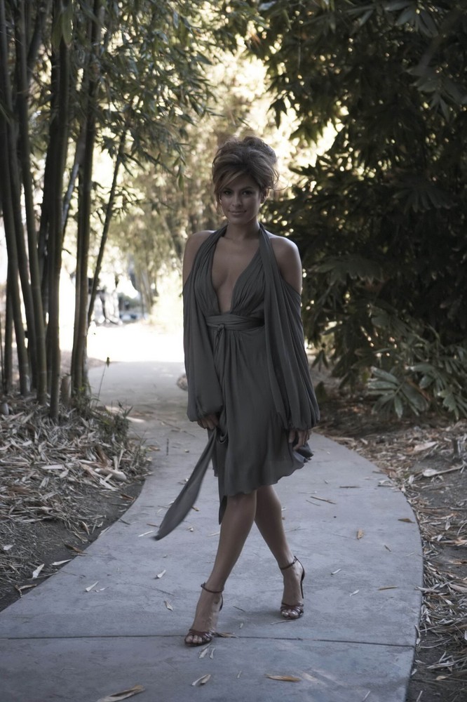 Eva Mendes in an 11