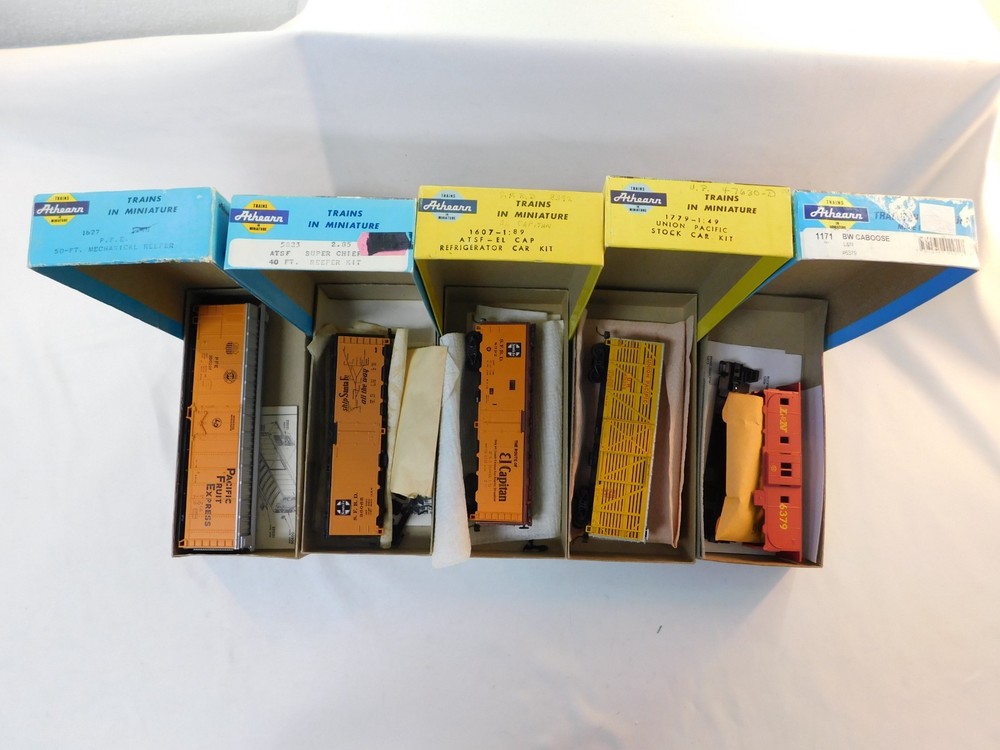 Athearn Blue and Yellow Box HO Scale Grab Bag Lot# 4-471, 5 Pieces